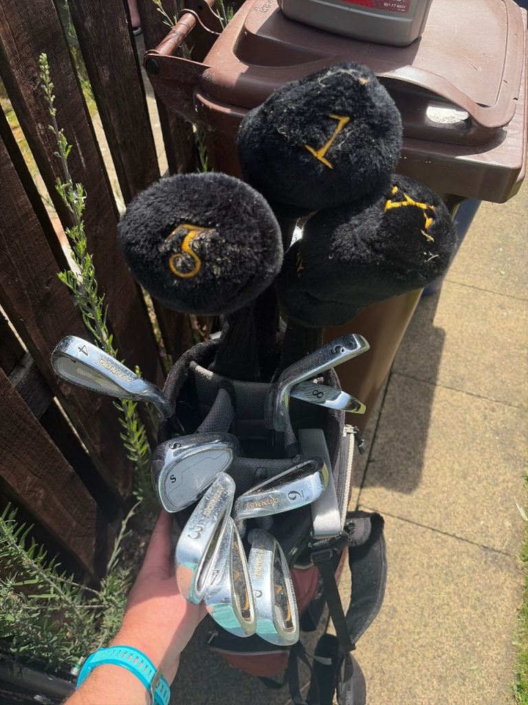 Full Set of Golf Clubs with Bag – Good Condition