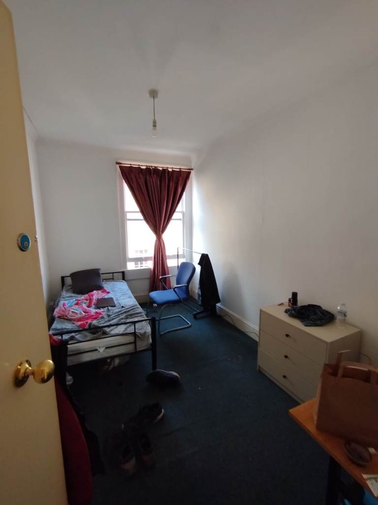 Single furnished room to let (Bills included)