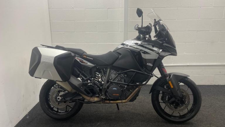 KTM 1290 SUPER ADVENTURE S ABS ** KTM Panniers - One Owner - Full History **