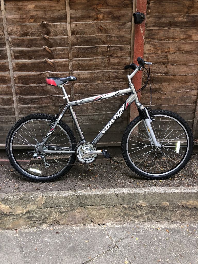 Giant Rock Mountain Bike, L 21” frame, 26” Wheels, Front Suspension, 18 speed, Stunning…!!!
