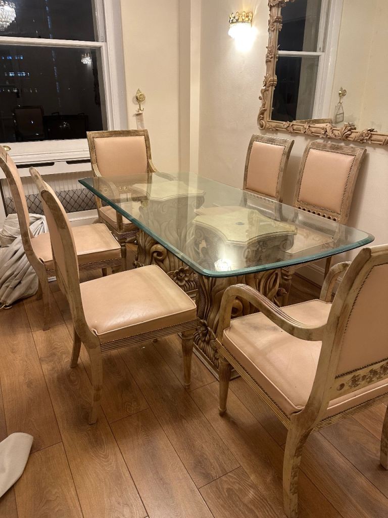 Vintage dining table and 6 chairs