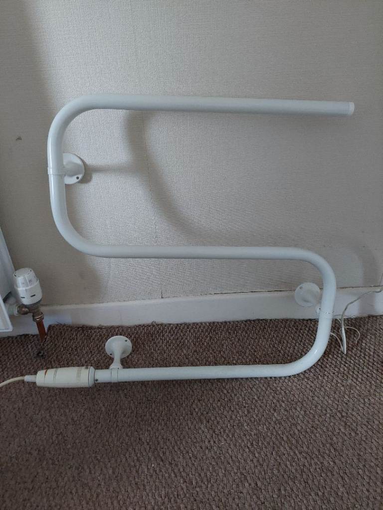 HEATED TOWEL RAIL