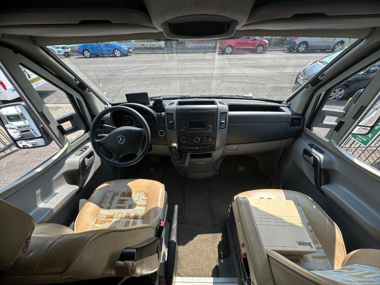 IH J220 2 Berth Mercedes LHD Auto DIESEL AUTOMATIC 2010/10