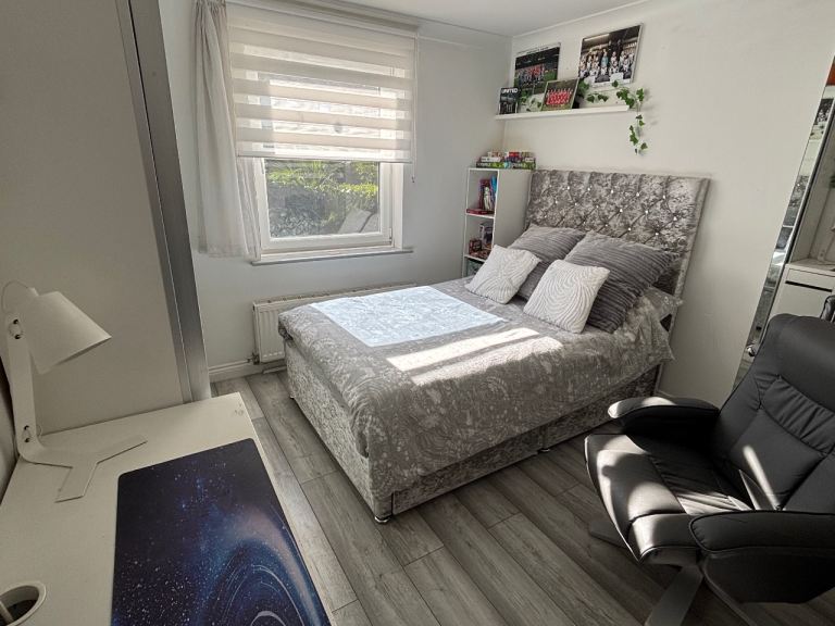 Room available in sunny Southbourne - Short stays and holiday stays welcome