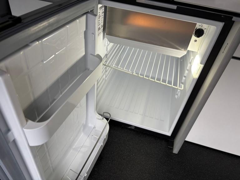 Vauxhall vivaro 2 berth camper 5 seats and 5 belts in good condition 