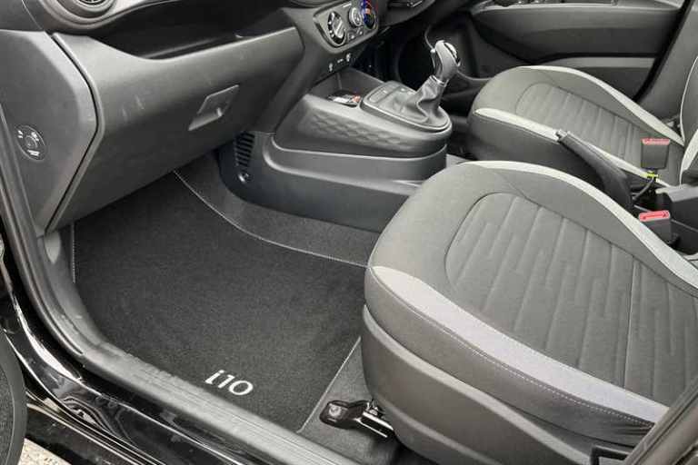 2025 Hyundai i10 1.2 Advance Hatchback 5dr Petrol Auto Euro 6 (s/s) (79 ps) Hatchback Petrol Auto...