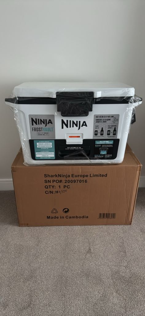 New in box - Ninja FrostVault Cool Box 47 litre