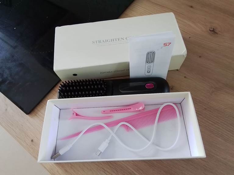 image for Heated hair straightener brush