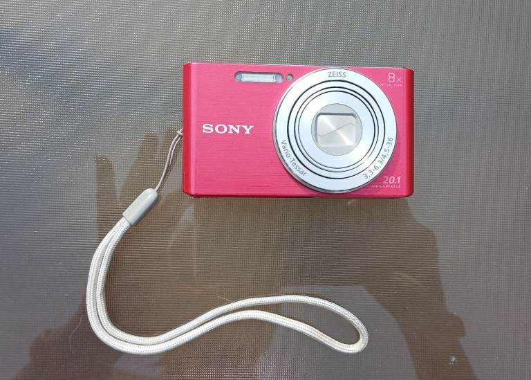 Sony Cybershot DSC-W830 digital camera