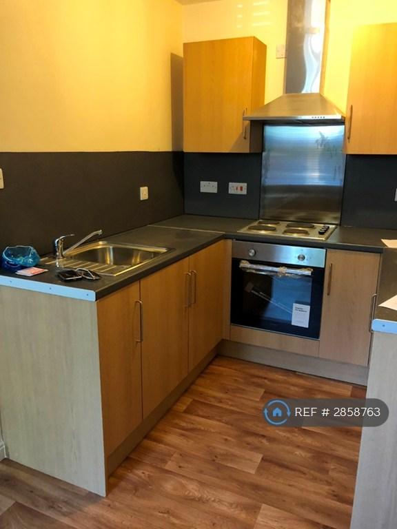 Studio flat in Courtybella Terrace, Newport, NP20 (#2858763)