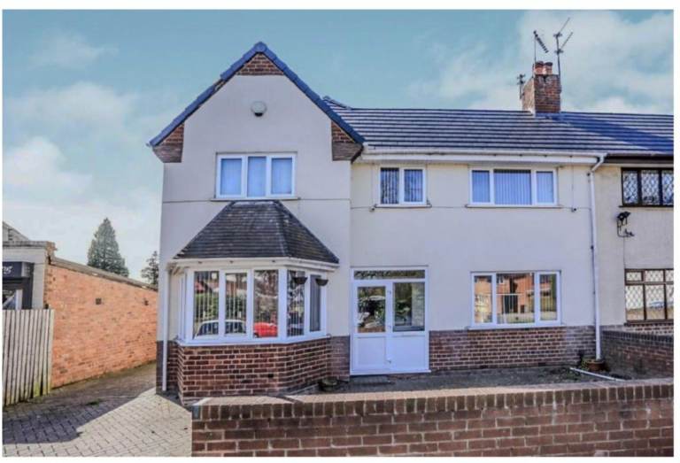 3 bedroom house Finchfield*