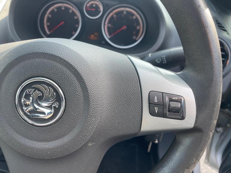 2009 Vauxhall Corsa 1.2i 16v Club 5dr HATCHBACK Petrol Manual
