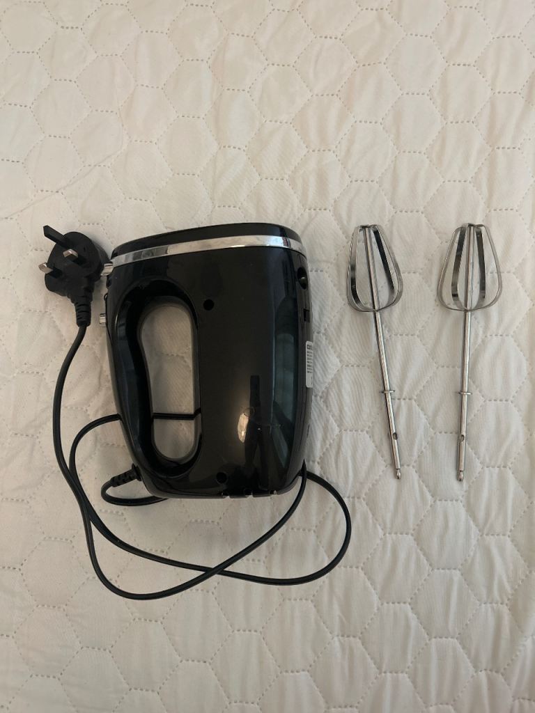 Black Hand Mixer with Beaters 