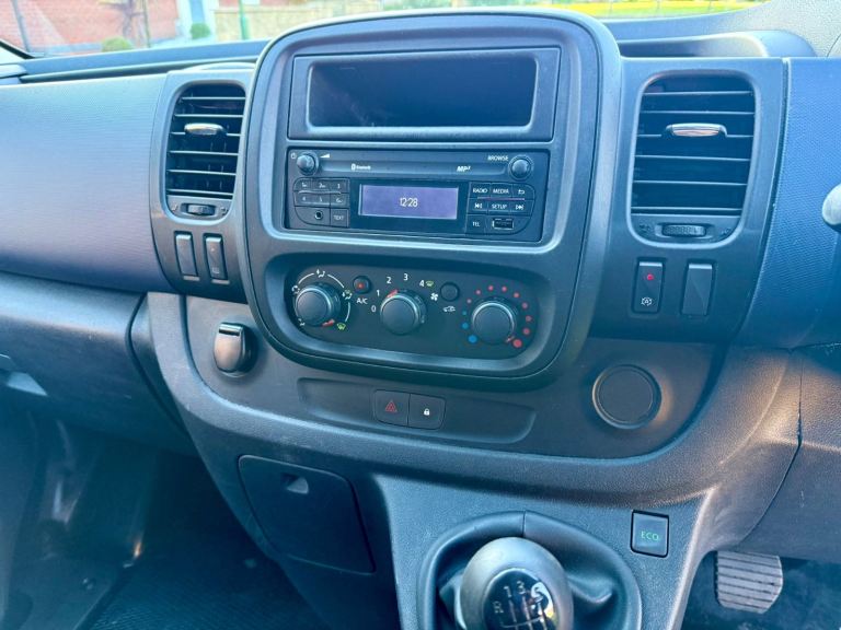 2015 Vauxhall Vivaro 1.6 dci 12 Months Mot EcoFlex Alloys Same Renault Trafic Clean 
