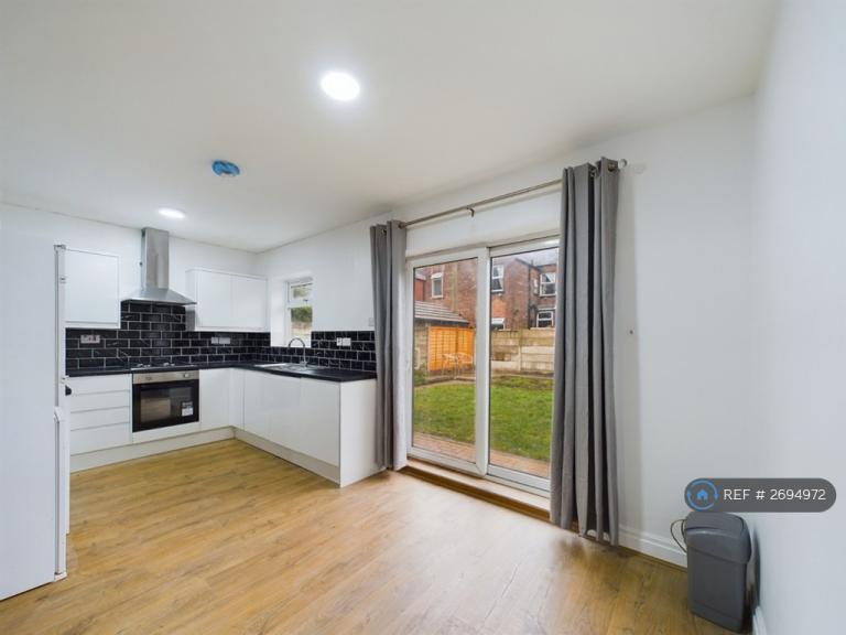 4 bedroom house in Moseley Road, Levenshulme, Manchester, M19 (4 bed) (#2694972)