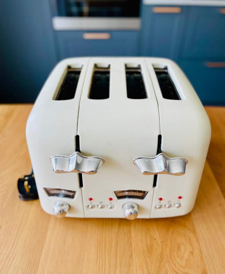 De'Longhi Icona Vintage Matching Kitchen Set – Kettle, 4 Slice Toaster ...
