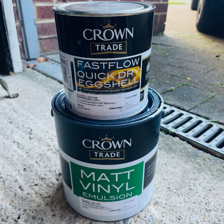 Crown Matt Emulsion Paint 2.5l and Eggshell 1l ‘Going Away’