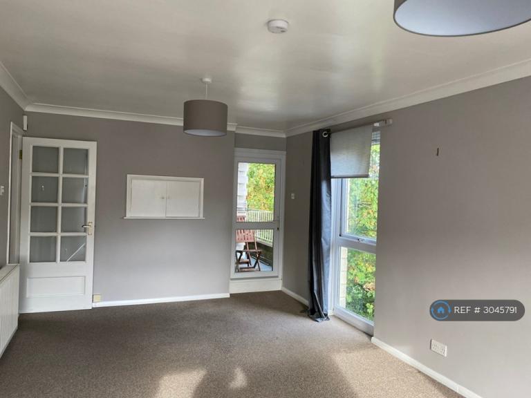 2 bedroom flat in St. Oswalds Court, Bristol, BS6 (2 bed) (#3045791)