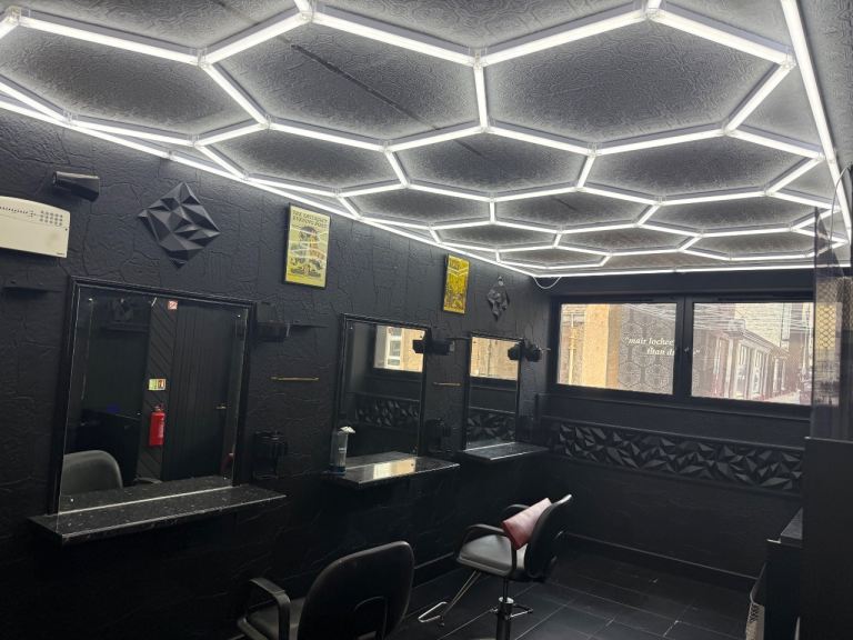 Barbershop & Separate Beauty Salon 