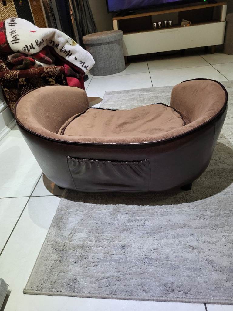 Raised dog bed