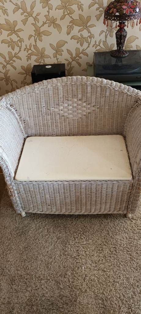 Wicker loveseat