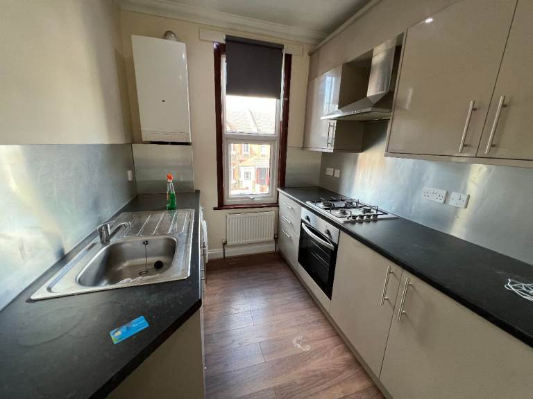 Excellent condition Spacious First Floor One bedroom flat in Ilford 