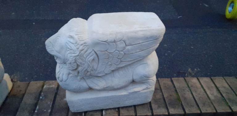 GARDEN STONE LIONs SET OF 2 , lovely pair of garden items , FREE LOCAL DELIVERY , see pics  