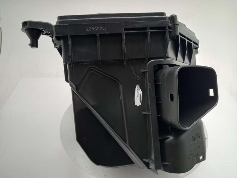 Volvo Xc60 Air Cleaner/Box 2017-2026 2.0l D420t8a Mhev 31474901