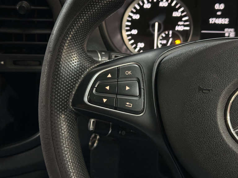 2015 Mercedes-Benz Vito 114CDI BlueTec Crew Van PANEL VAN DIESEL Automatic