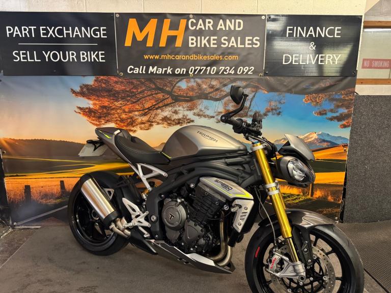 2021 Triumph SPEED  Triple 1200 RS (21MY) 4493 Miles Retro  Roadster Petrol Manual