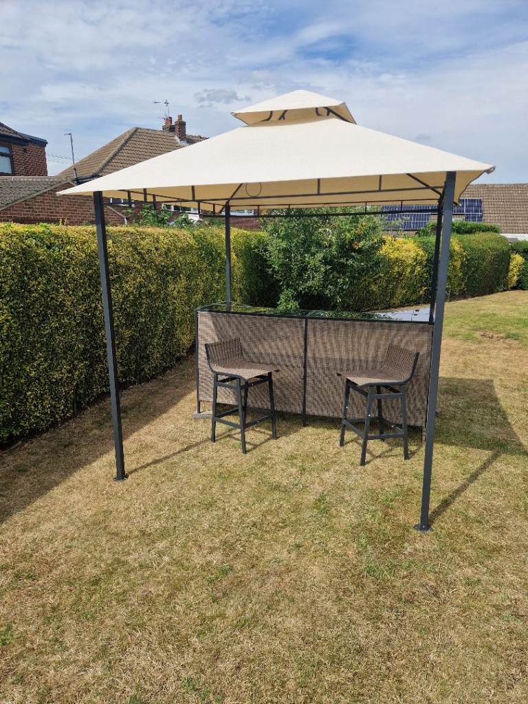 Gazebo bar