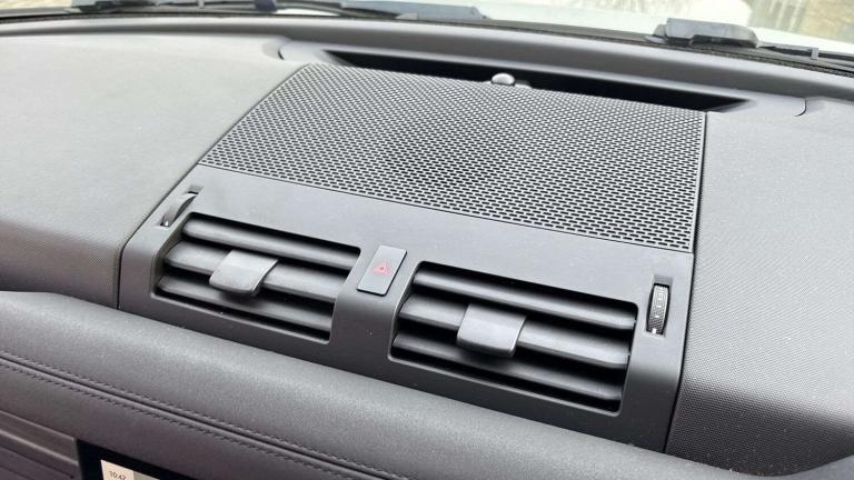  Land Rover Defender 2.0 P300 X-Dynamic SE 90 3dr Auto [6 Seat] SUV Petrol Automatic