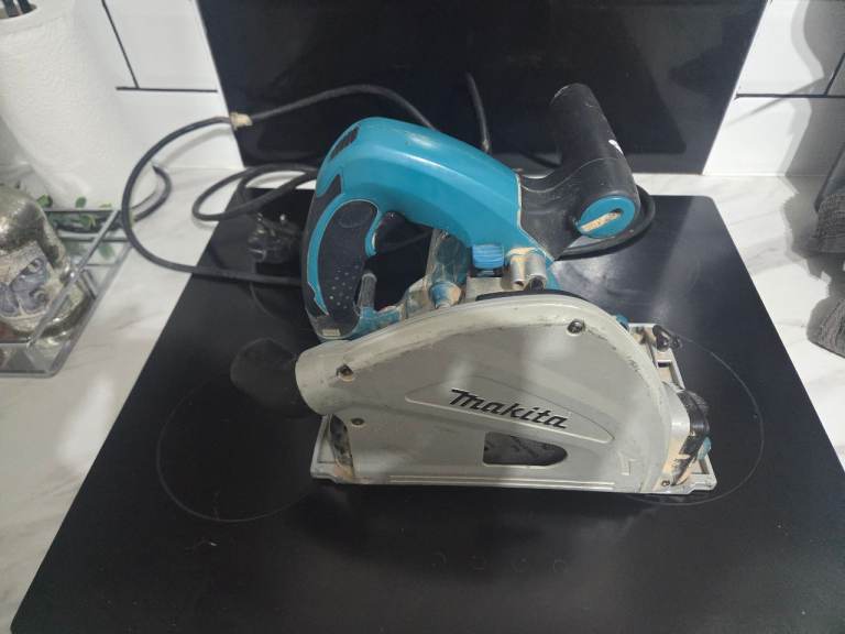 Makita plunge saw