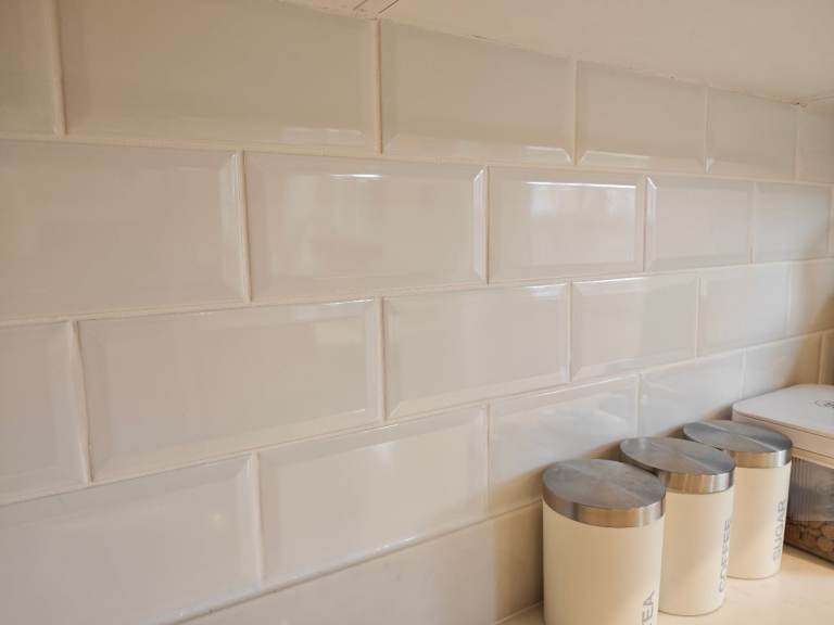 Metro White Gloss Wall Tiles 10x20cm – 4m² Remaining – Brand New