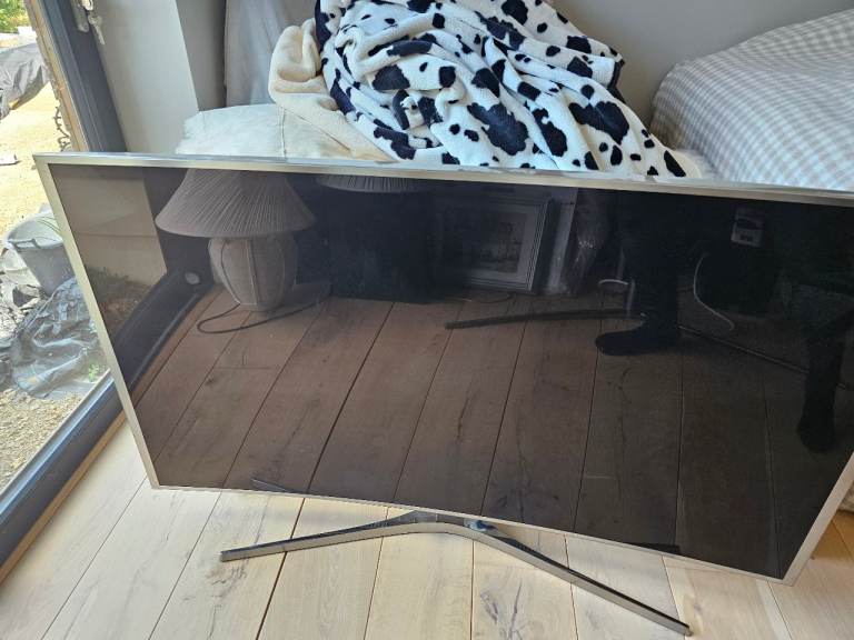 Samsung Curved Smart TV dark picture repair/spares