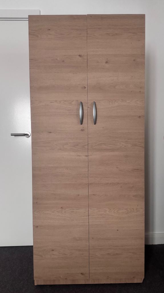 New! Traditional Oak Effect 2 Door Bedroom Wardrobe, 170 x 72 cm