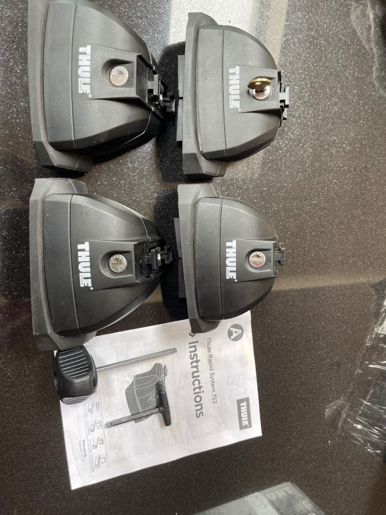 Thule 753 foot pack with 1 key