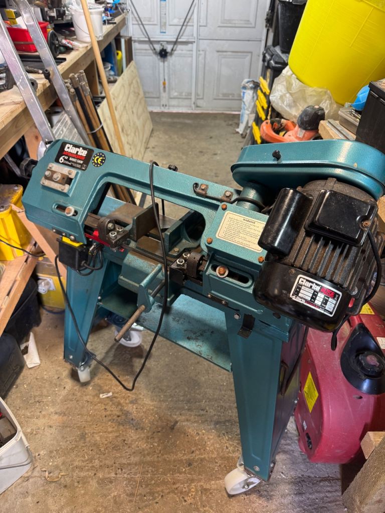 Band saw 