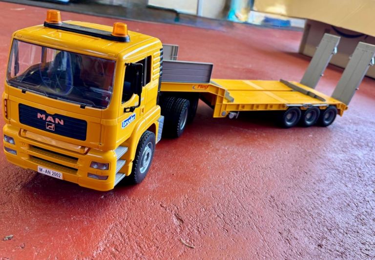 Bruder - Low loader & trailer 
