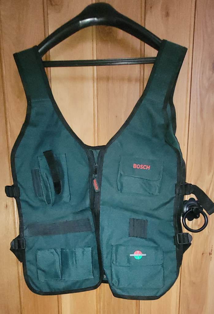 Bosch work tool vest in green one size adjustable waterproof multi pockets 