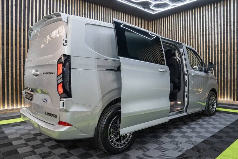  Ford Transit Custom 320 Limited L2 2.5L Auto Plug-in Hybrid Crew Cab HYBRID Automatic