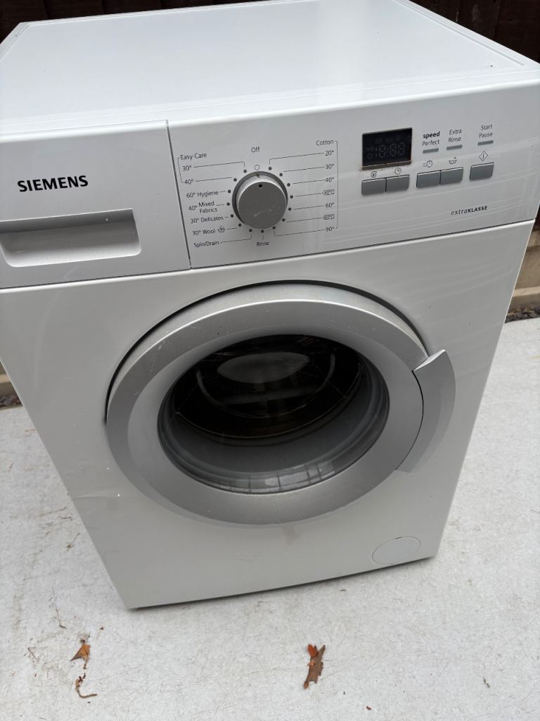 Siemens WM12B180GB/07 Washing Machine – White, Good Condition