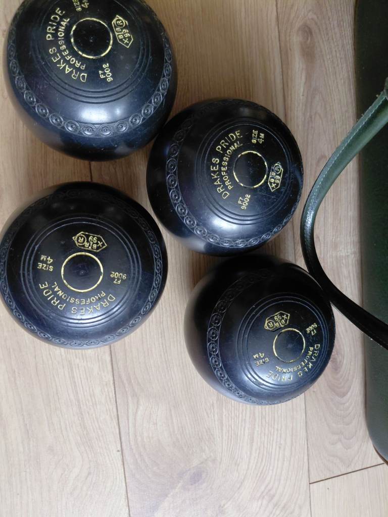 DRAKES PRIDE PROFESSIONAL BOWLS