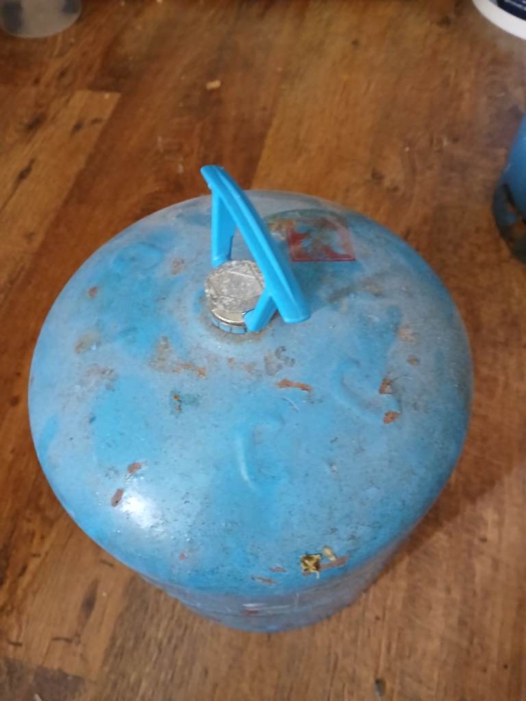 Gas bottles 907 camping gas 