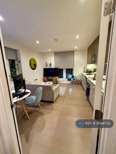 1 bedroom flat in Eric St, London, E3 (1 bed) (#3044732)