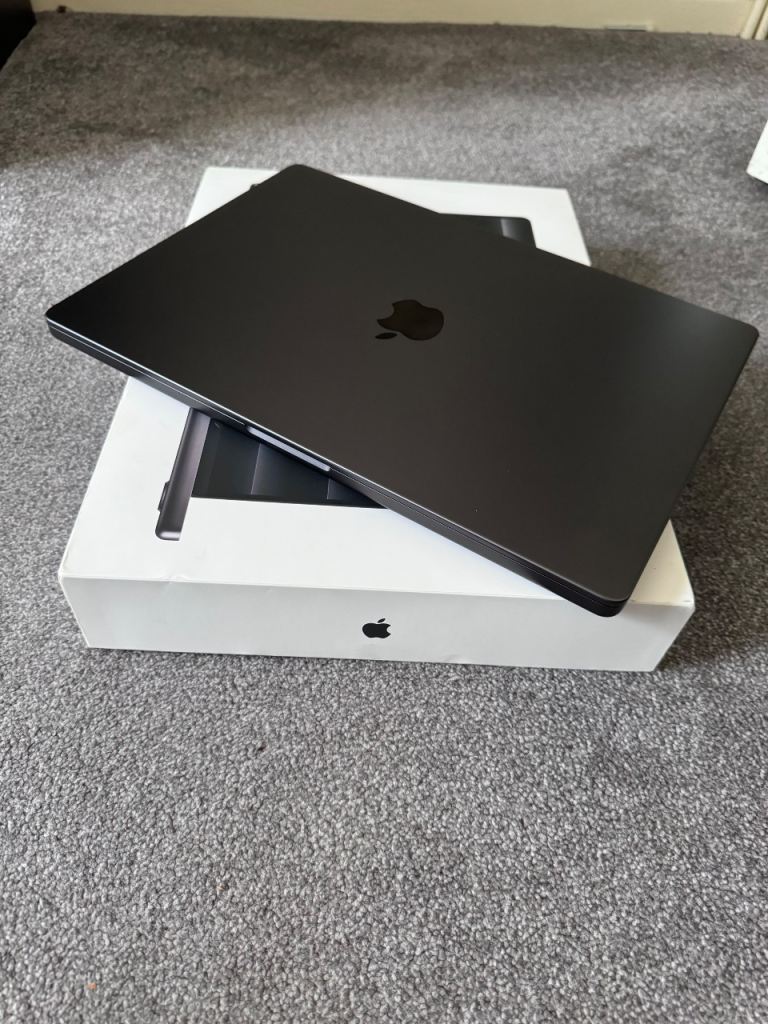 16 inch MacBook m3 pro max 48GB, 16-core cpu 40-core GPU. 1TB SSD 