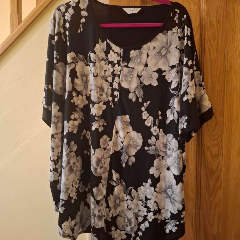 Black sheer back floral top womens loose fit size 18