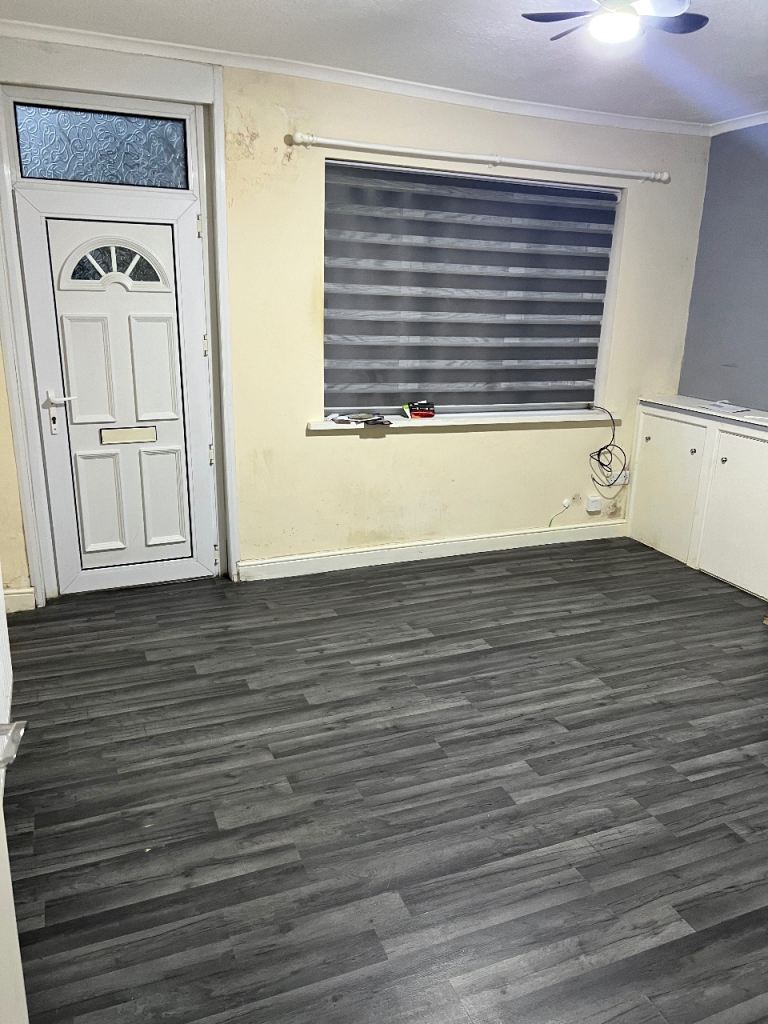 3 Bedroom End terrace house to rent