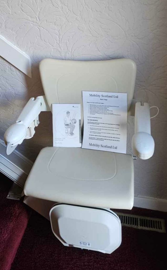HANDICARE 1100 STAIRLIFT 5 MONTHS OLD