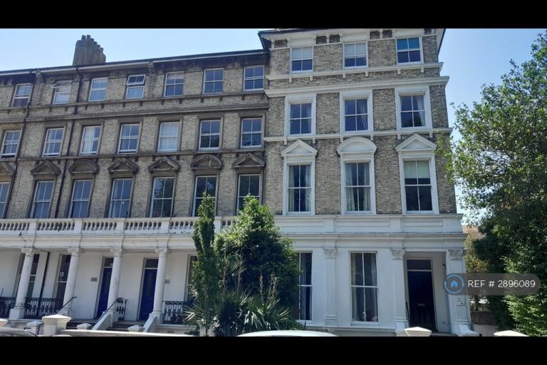 2 bedroom flat in St. Annes Road, Eastbourne, BN21 (2 bed) (#2896089)